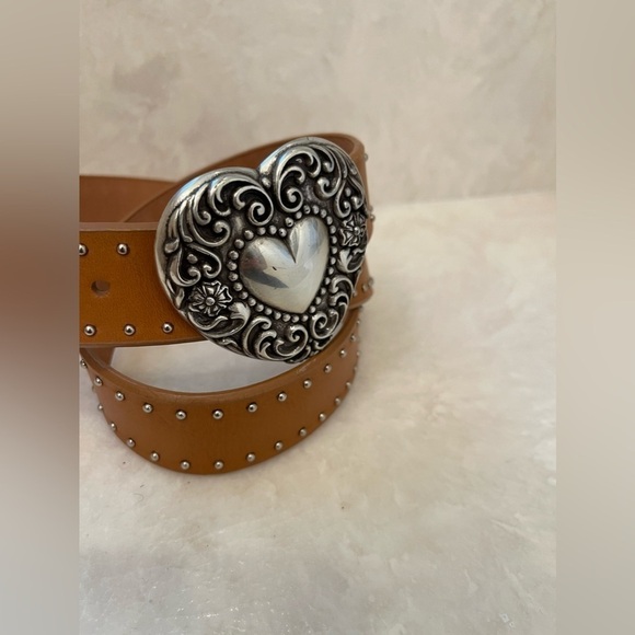Vintage Guess Belt Brown Leather Silver
Heart Buckle Studs Studded LARGE - Picture 4 of 13